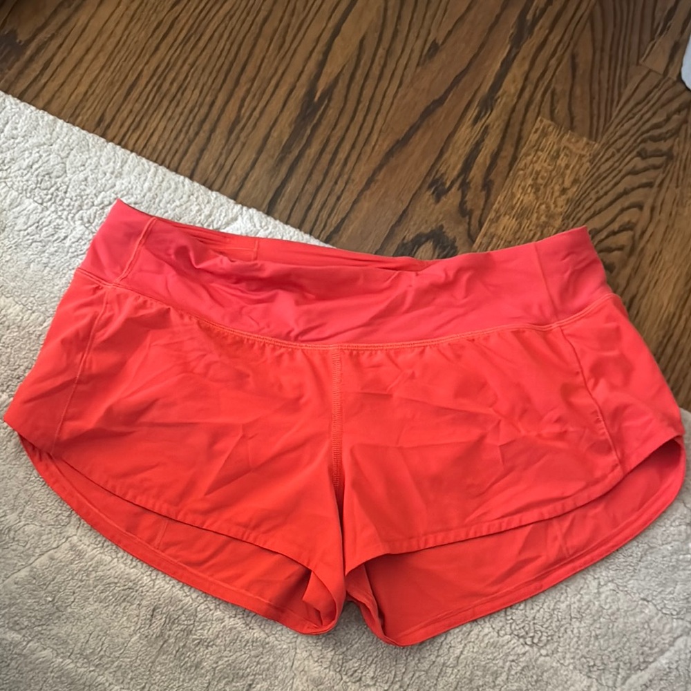 LULULEMON coral speed up 2.5 in shorts